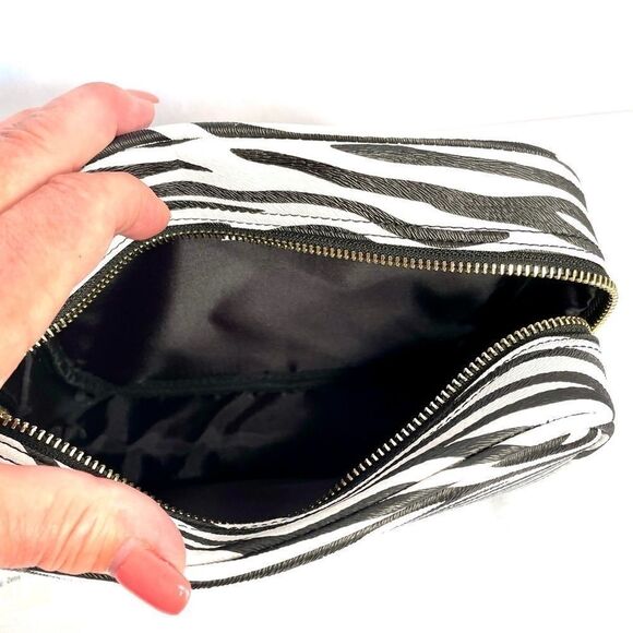 Cosmetic Bag - Picture 6 of 6